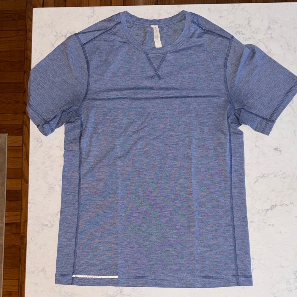 Lululemon Men’s Blue Short Sleeve Athletic T Shirt Small